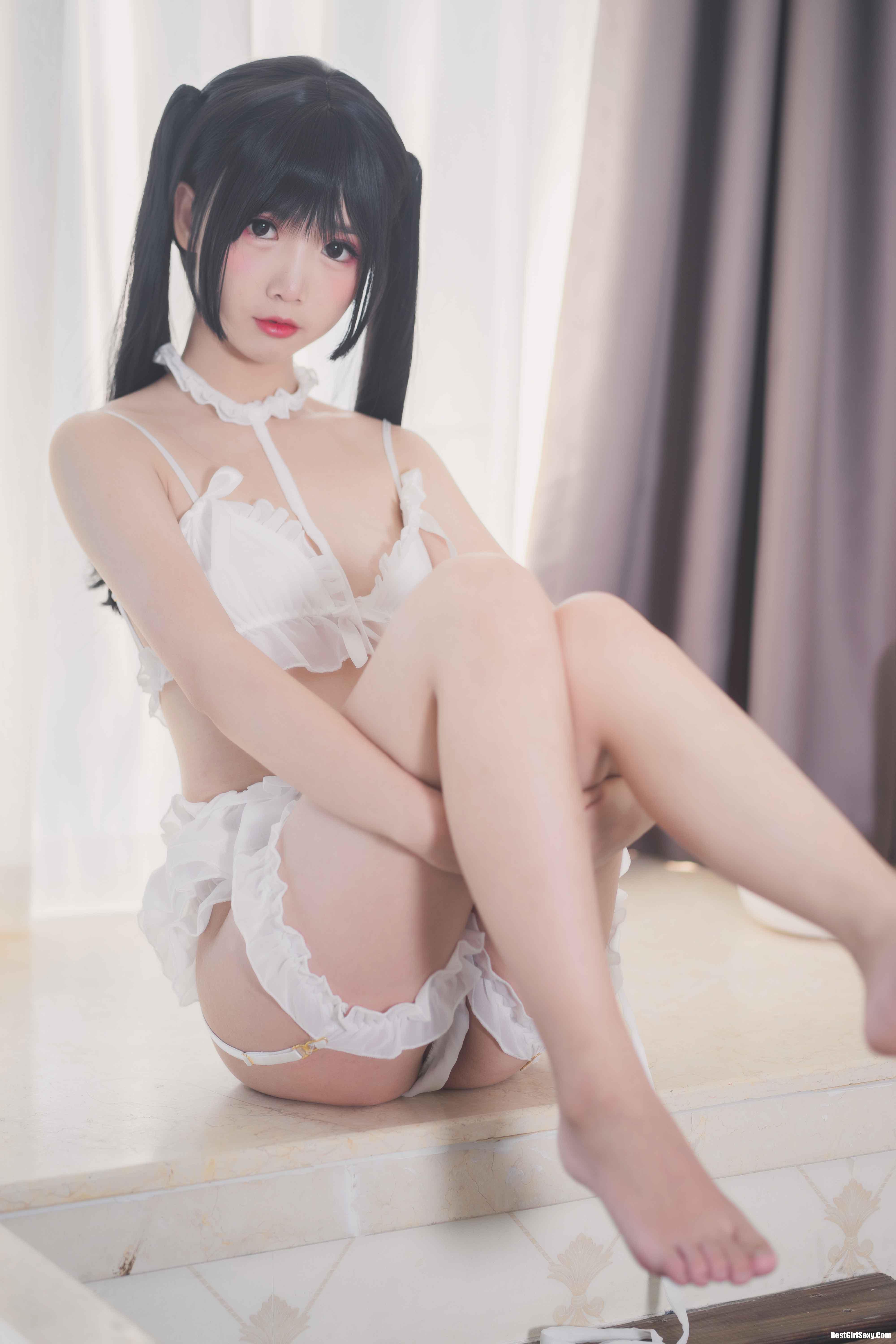 [Coser面饼仙儿] NO.015 The girl in the head white underwear 1
