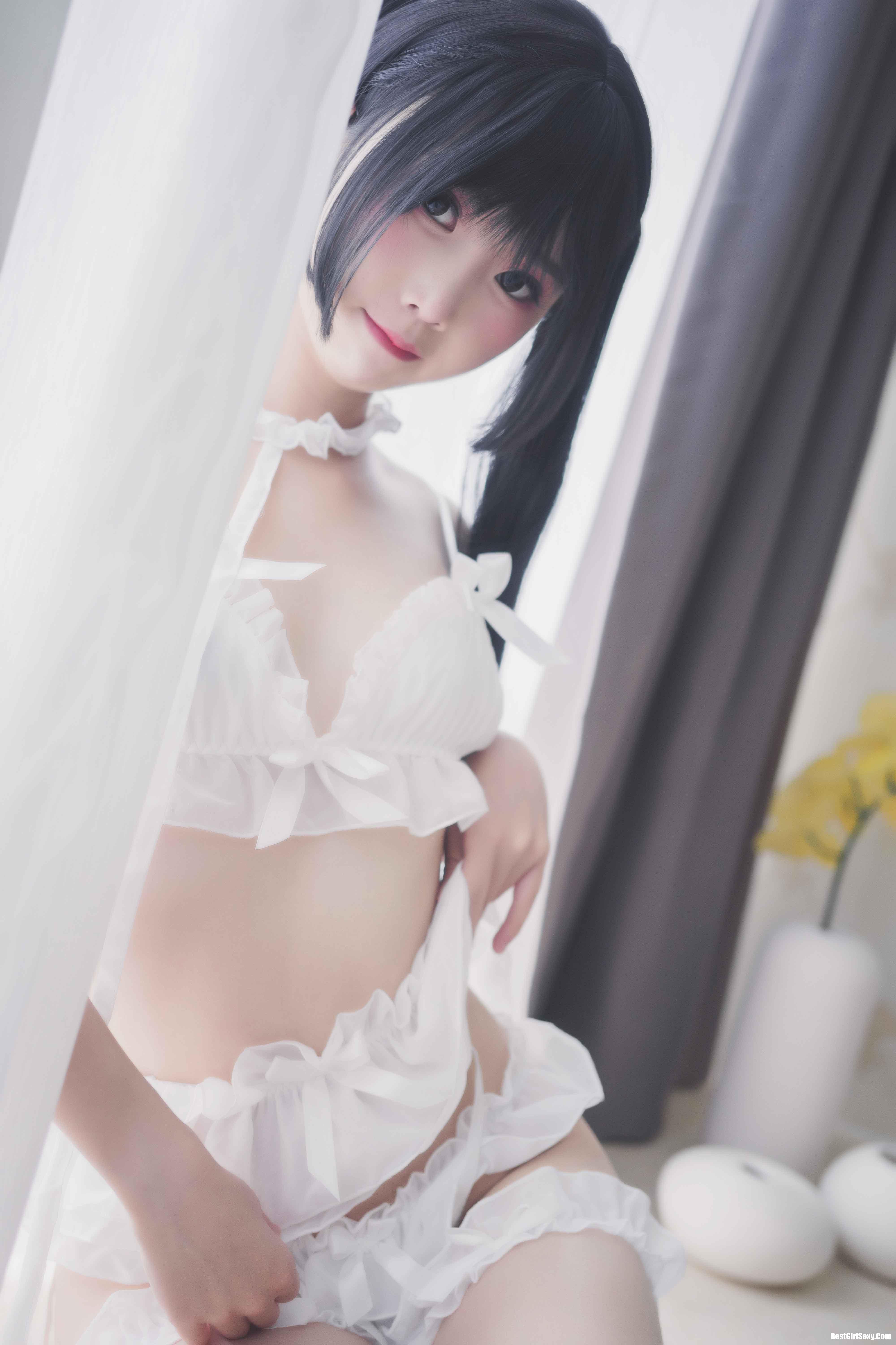 [Coser面饼仙儿] NO.015 The girl in the head white underwear 16