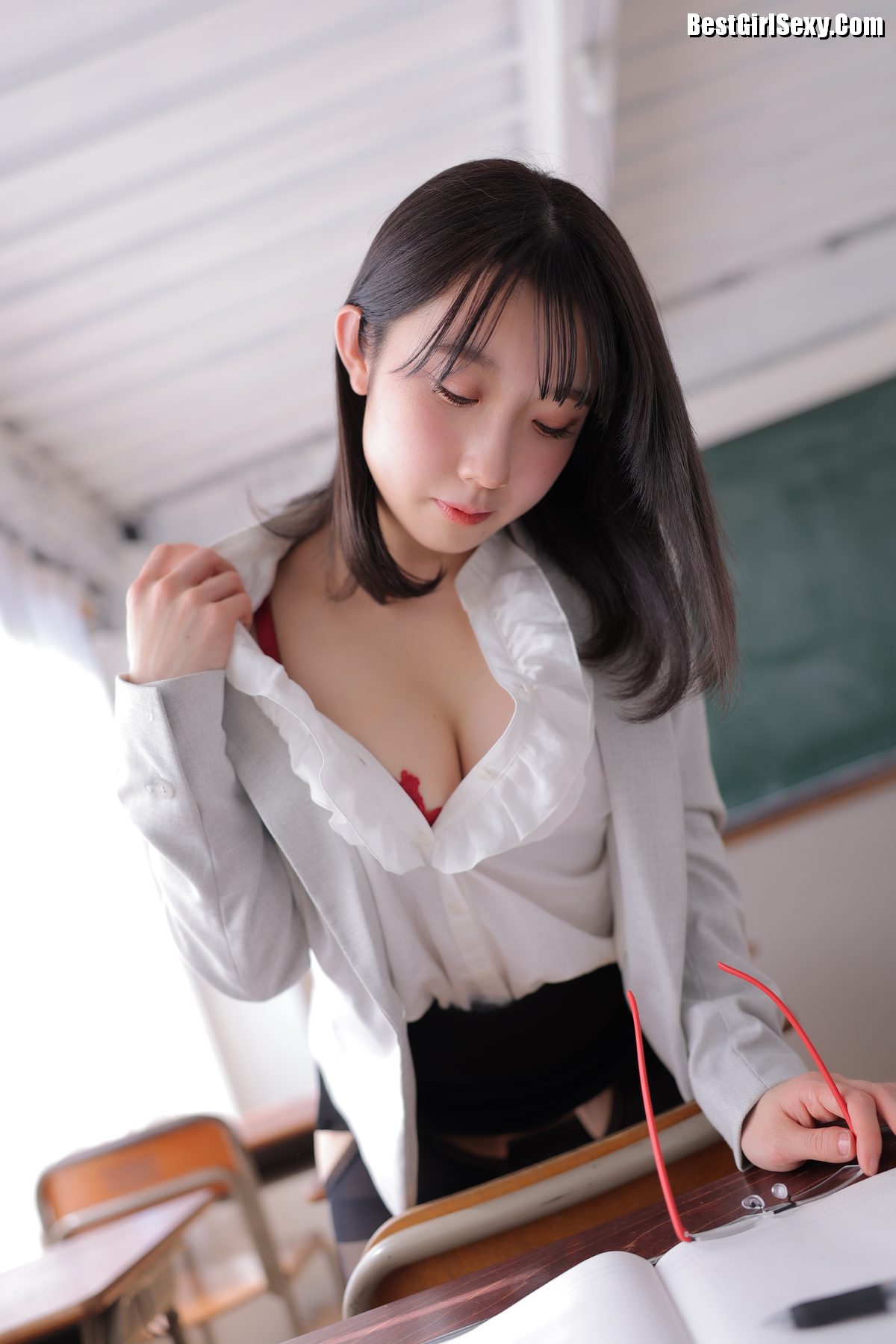 Momo-Ogawa-大河もも-Only-I-Know-What-Would-Happen-If-Momo-chan-Became-A-Teacher-A-0064-5278069899.jpg